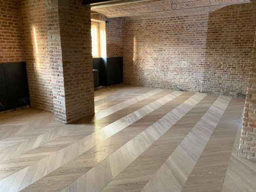 parquet rovere lavorato a mano spina francese 01