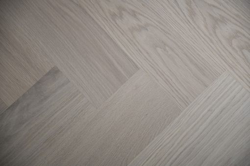 parquet rovere spina italiana naturalizzata con nodi 03