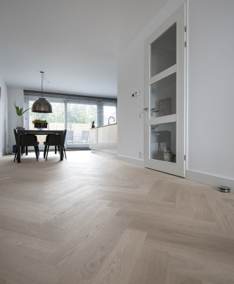 parquet rovere spina italiana naturalizzata con nodi 05